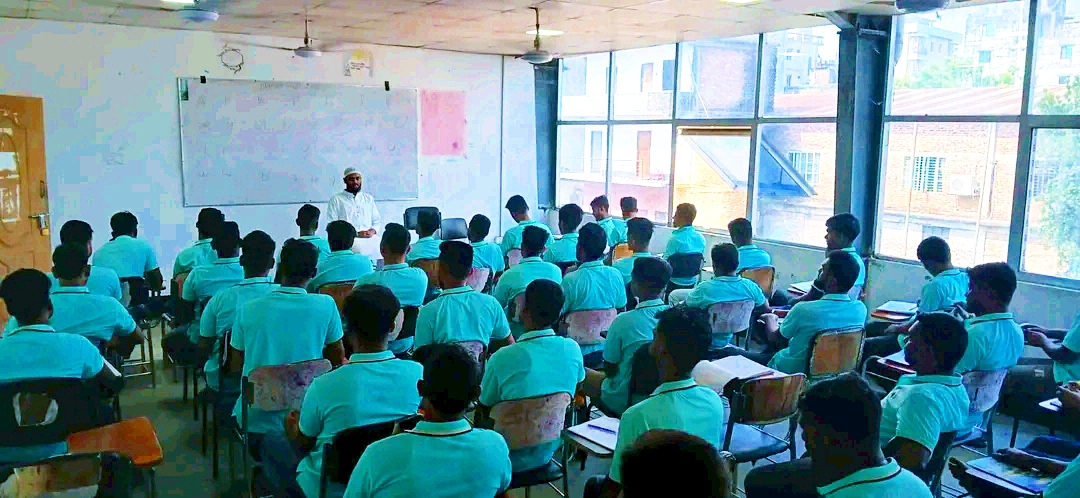 আমাদের বাস্তব ক্লাসের কিছু মুহূর্ত